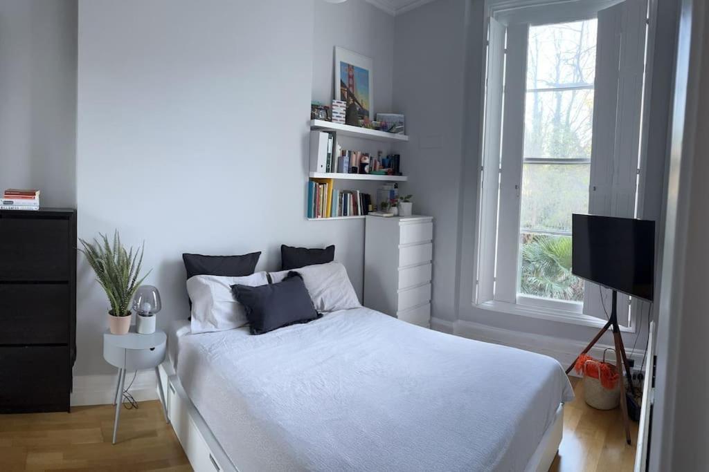 Gorgeous 2 Bedroom Flat In Charming Swiss Cottage ロンドン エクステリア 写真